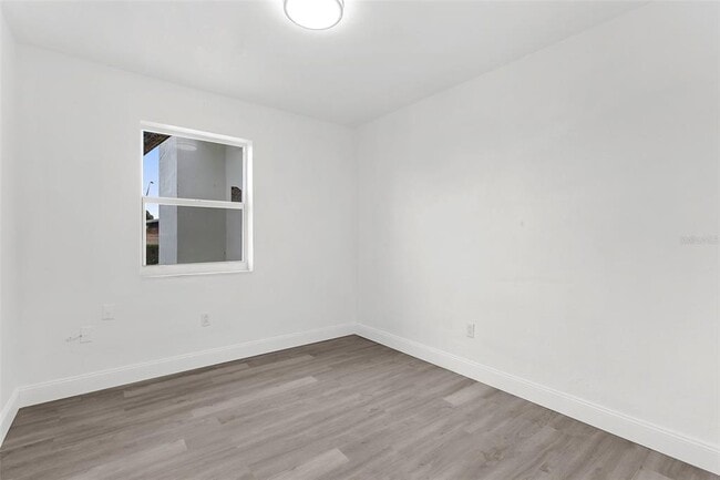 Building Photo - 21530 Glendale Ave