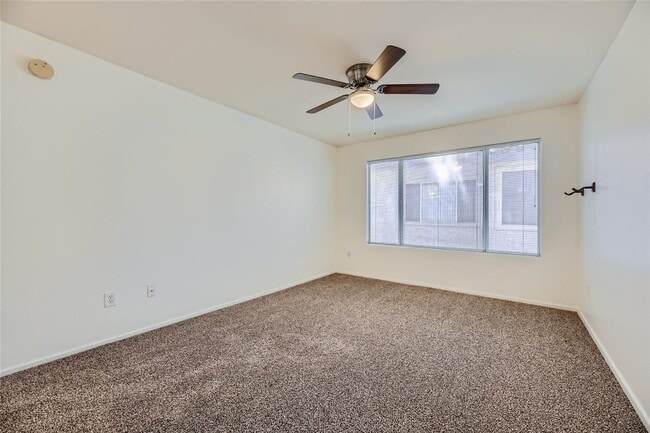 Building Photo - Beautiful Condo in Gated Community - Near Harry Reid Airport