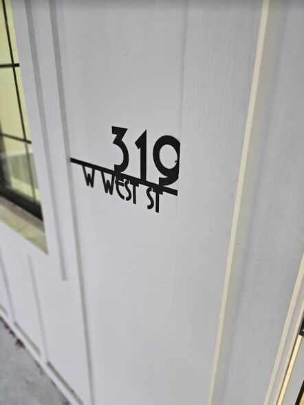 Building Photo - 319 W West St