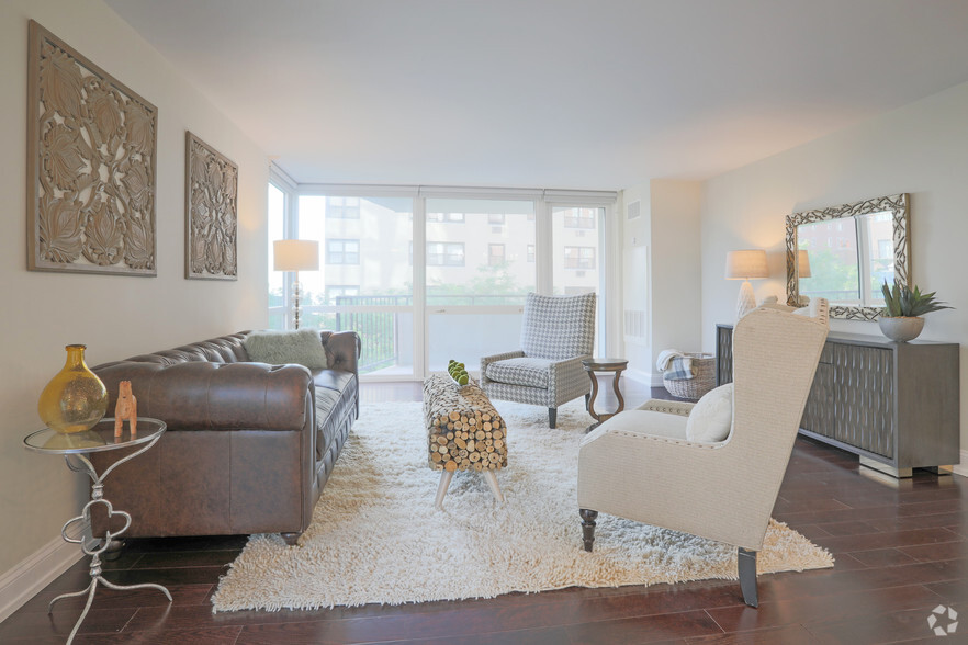 2 BR, 2 BA - Living Room - Astor House