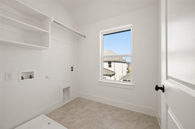 Building Photo - 9617 Dahlia Blvd