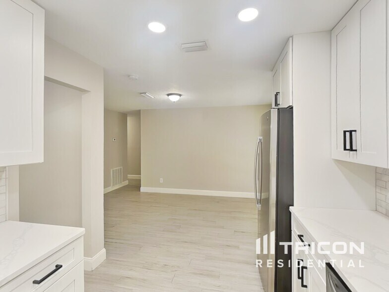 Building Photo - 2536 Eastbrook Blvd