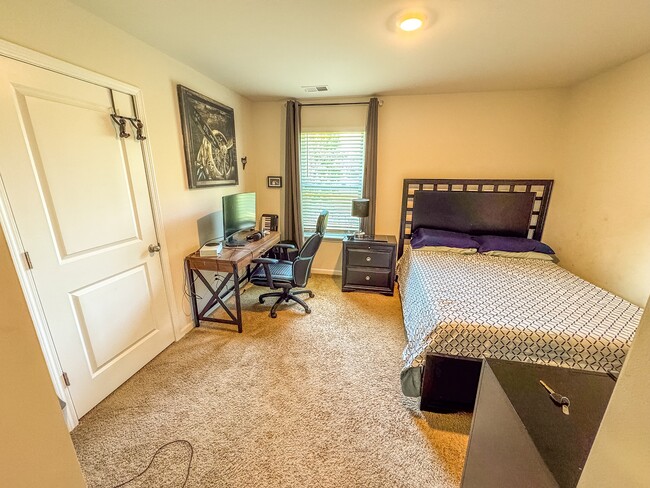 Building Photo - 4410 Remington Ave