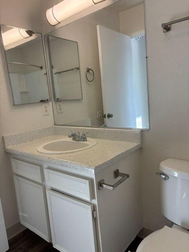 Interior Photo - Hemlock Apartments