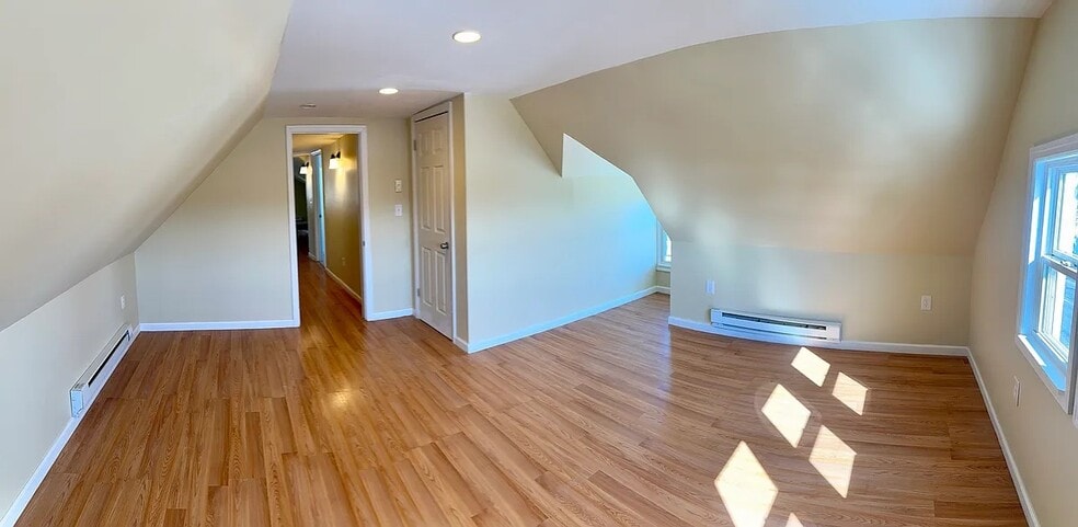 Building Photo - 84 Saratoga Ave
