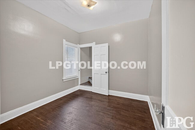 Building Photo - 128 Carbon St