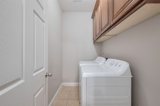 Building Photo - 15210 Addicks Stone Dr