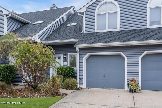 Primary Photo - 29 Shore Dr