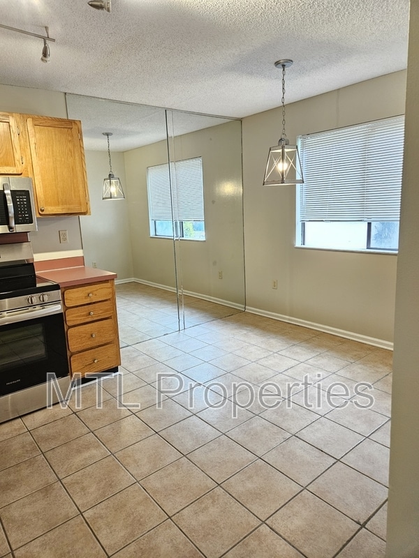 Building Photo - 1636 Hunters Trail