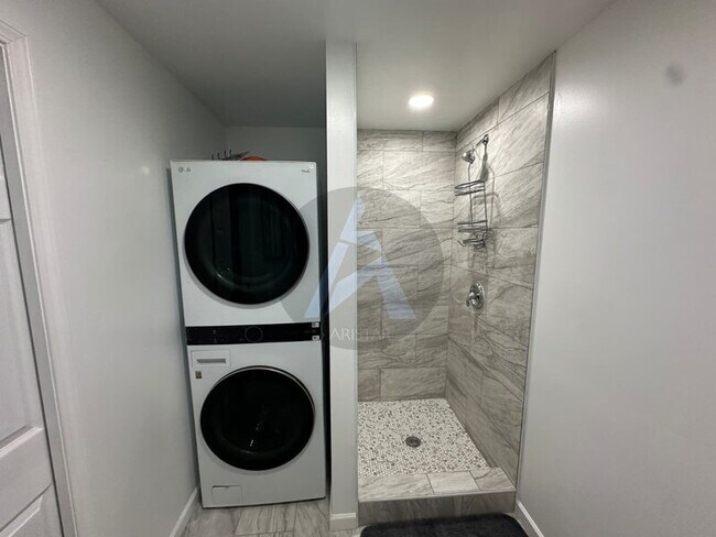 Building Photo - 4433 Coopers Creek Dr SE