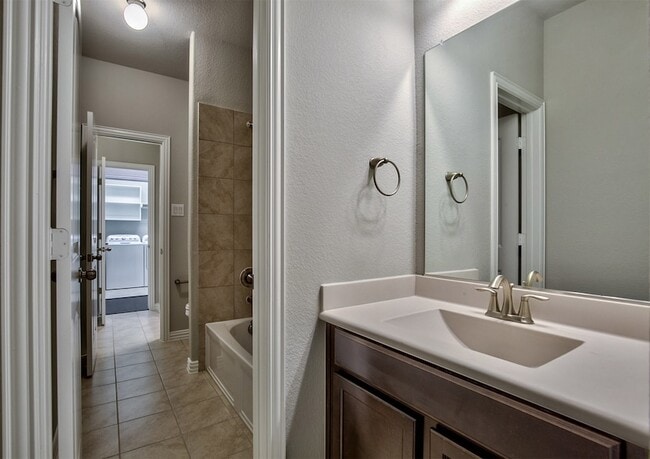 Building Photo - 304 Callaghan Dr