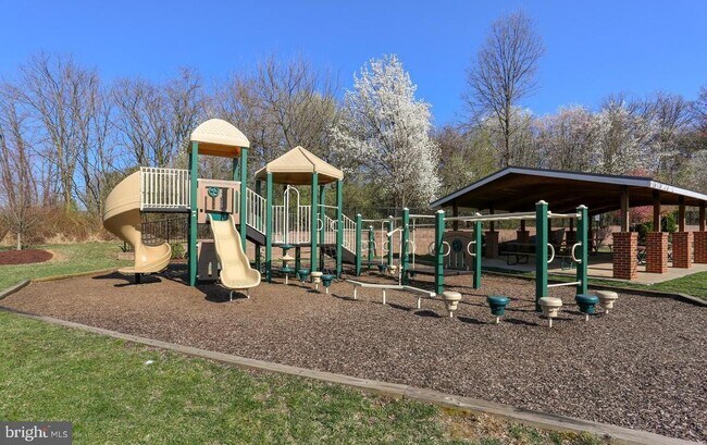 Building Photo - 304 Orchard Ridge Dr