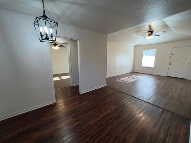 Building Photo - 250 Betty Jane Ln