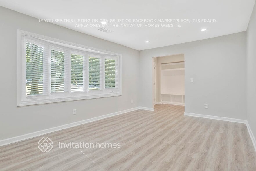 Building Photo - 3049 Larkspur Cir SW