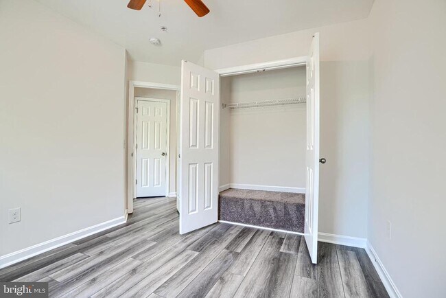 Building Photo - 6558 Ridgeborne Dr