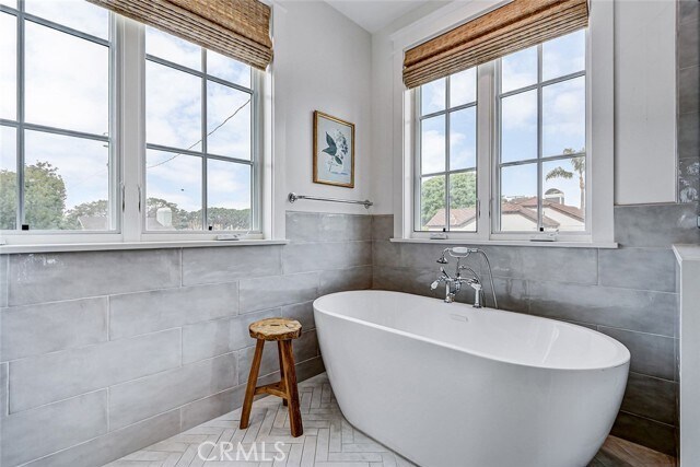 Building Photo - 1717 Pacific Ave