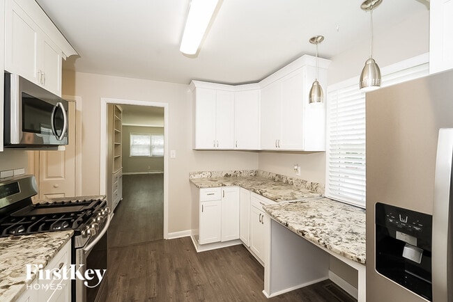 Building Photo - 503 Rosebriar Ct