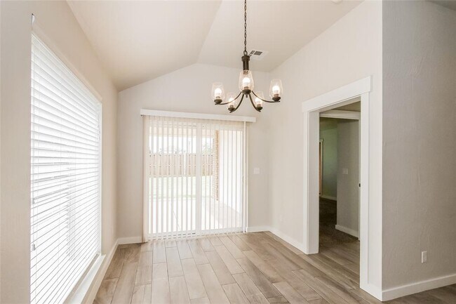 Building Photo - 508 NW 179th Cir