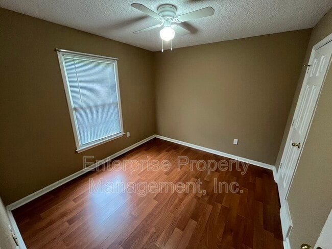 Building Photo - 5503 Kindle Creek Dr