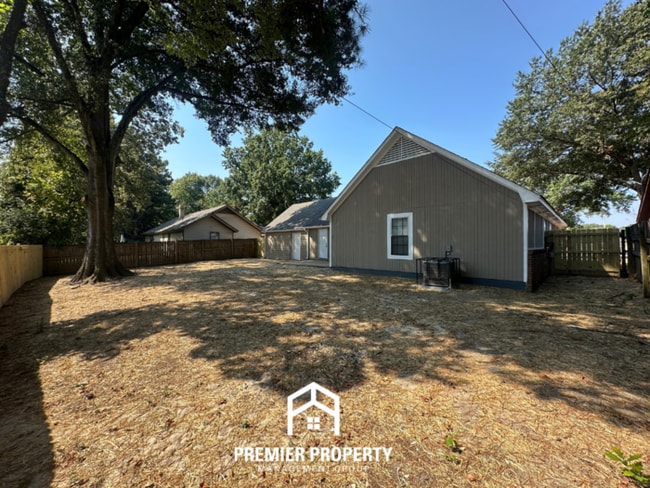 Building Photo - 4556 Trout Valley Dr