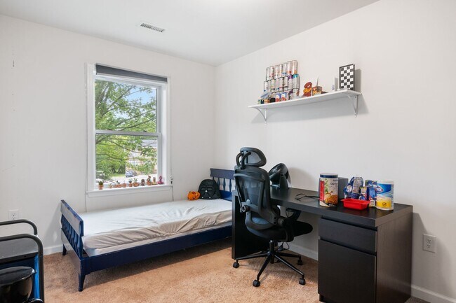 Building Photo - 1313 Giles Rd