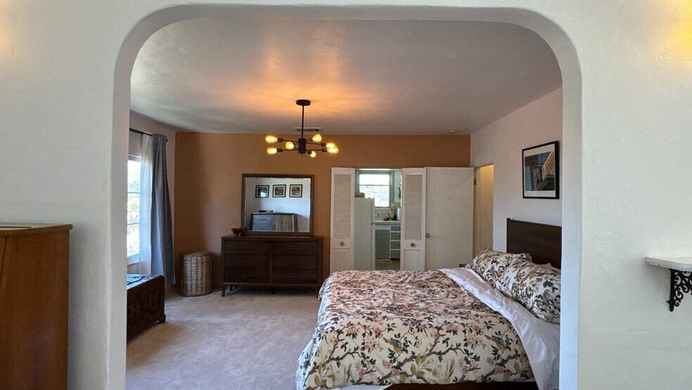 Building Photo - 2454 Kenilworth Ave