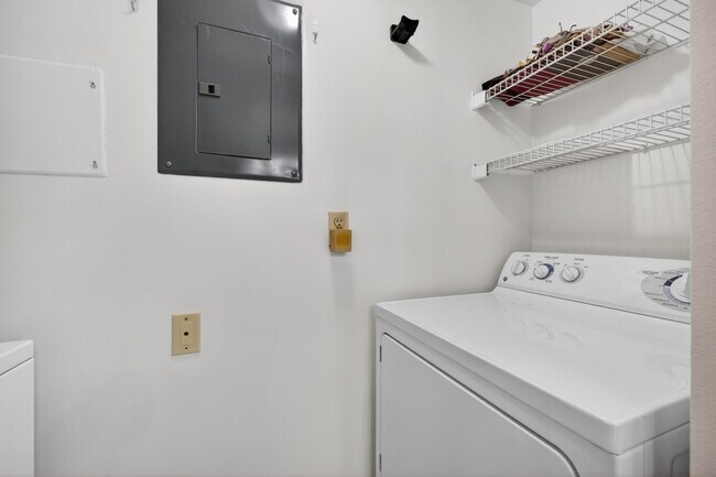Building Photo - 2512 SE Anchorage Cove