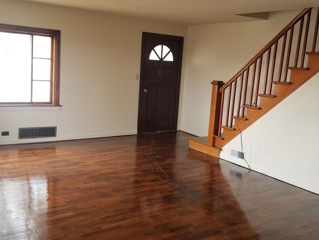 Building Photo - 2028 E South St