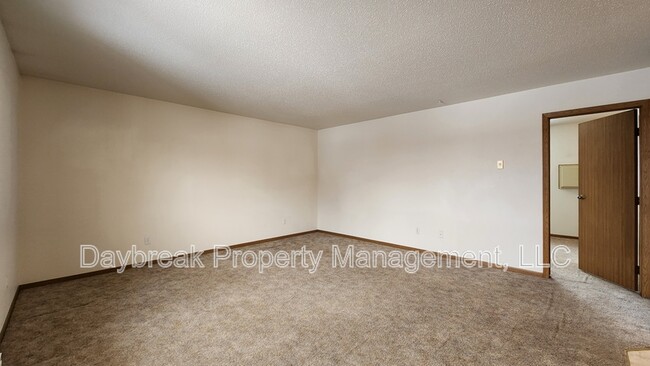 Building Photo - 1305 34th St Cir S