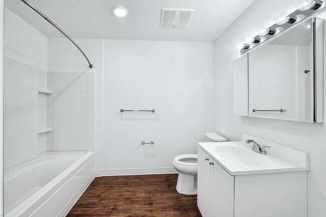 Building Photo - 253 Academy St