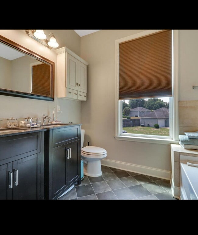 Building Photo - 55 Spearmint Cir