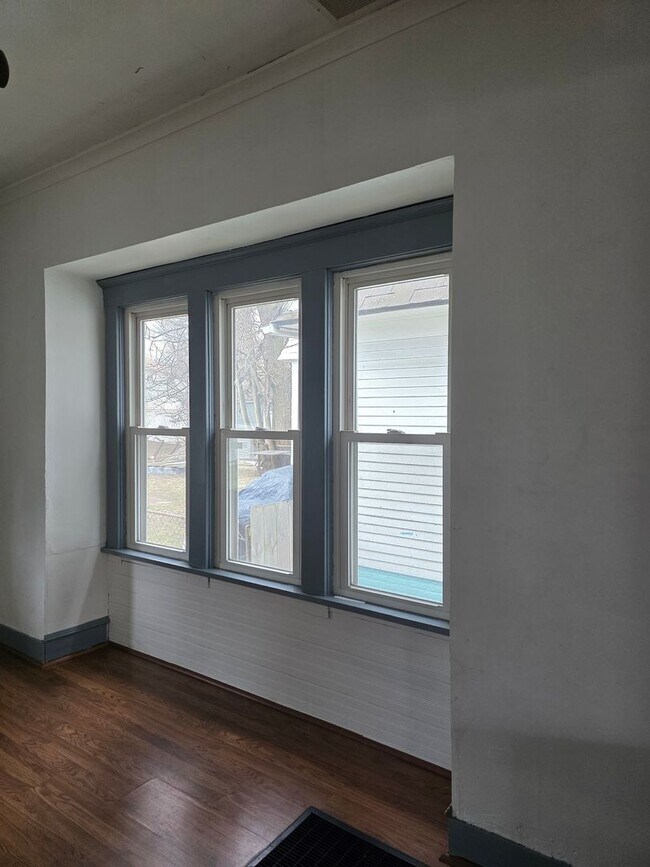 Building Photo - Three Bedroom Single Family Home in Toledo