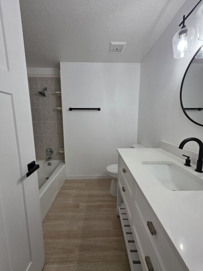 Building Photo - 1606 W 1960 N