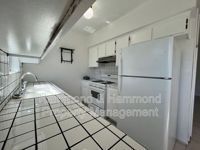 Building Photo - 7924 Laurel Canyon Blvd