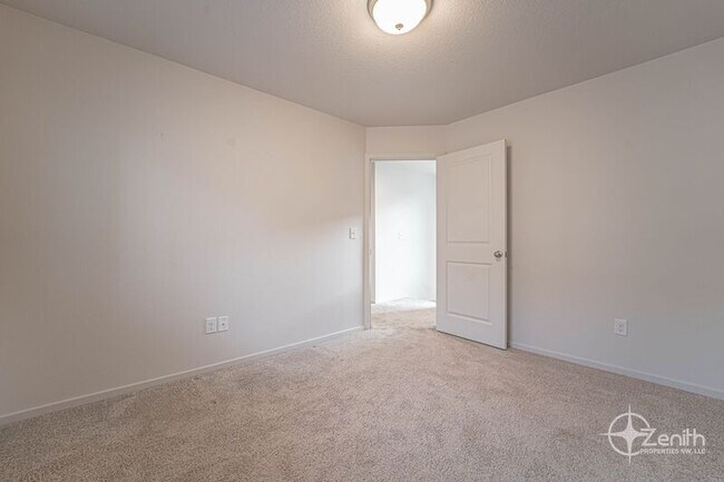 Building Photo - 2018 S Taverner Dr