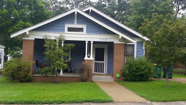 Primary Photo - 318 N Spruce St