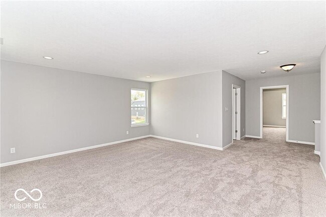 Building Photo - 2165 Davis Dr