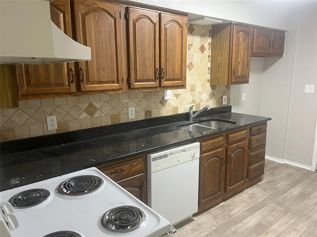 Building Photo - 10524 Shadywood Dr