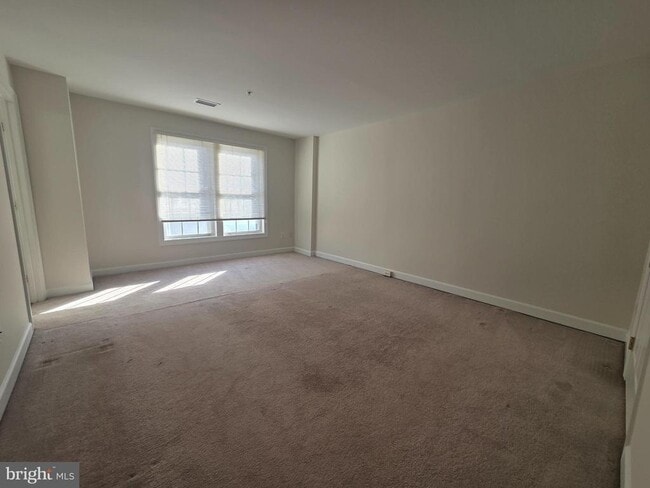 Building Photo - 8183 Skelton Cir