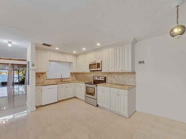 Building Photo - 2701 SW 58th Manor