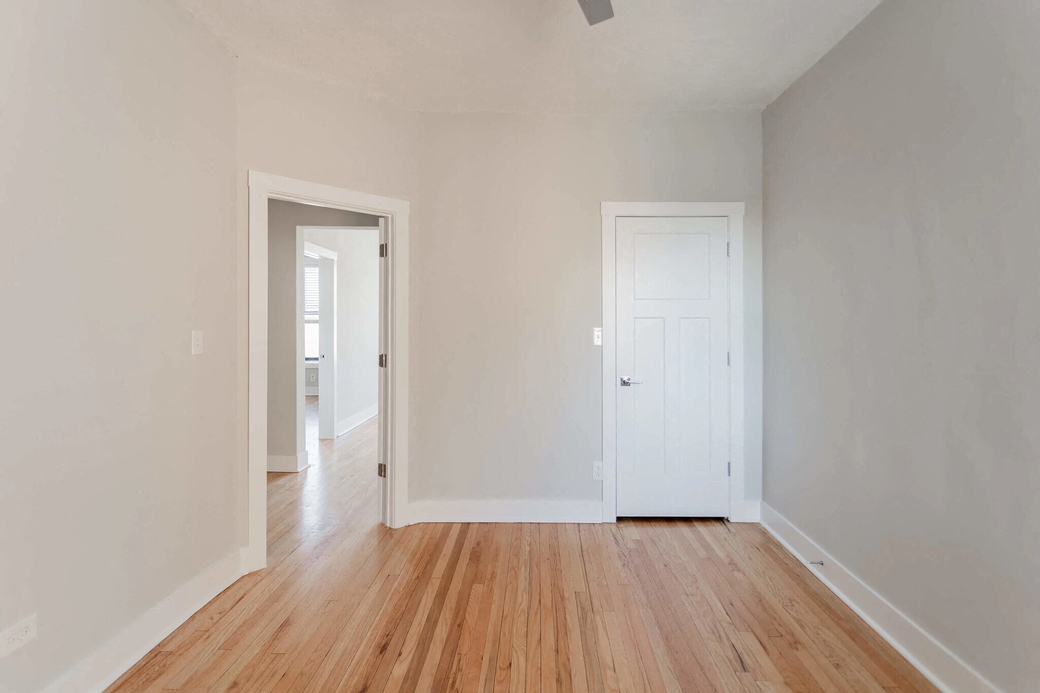 Building Photo - 6143 S Dorchester Ave