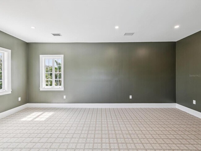 Building Photo - 456 Gardenia St