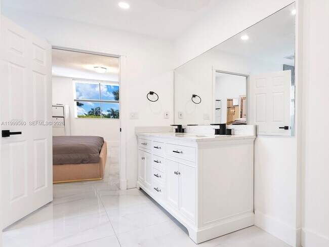 Building Photo - 4860 SW 161st Ln