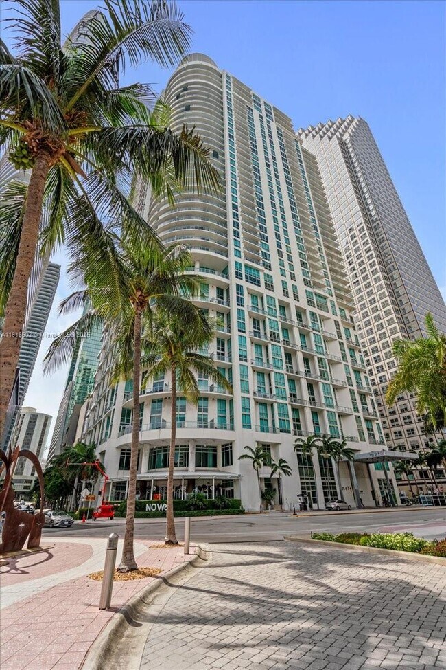 Building Photo - 300 S Biscayne Blvd