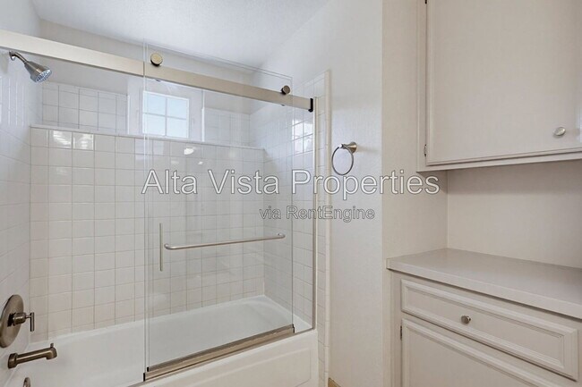 Building Photo - 4204 3rd Avenue