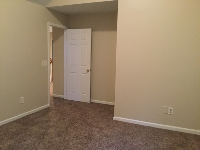 Building Photo - 3846 Pauline Ln