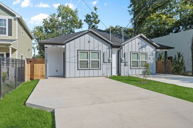 Building Photo - 8412 Sunnyhill St