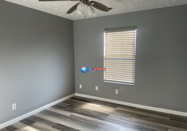 Building Photo - Spacious 4 bedrooms split-level house in Lithonia