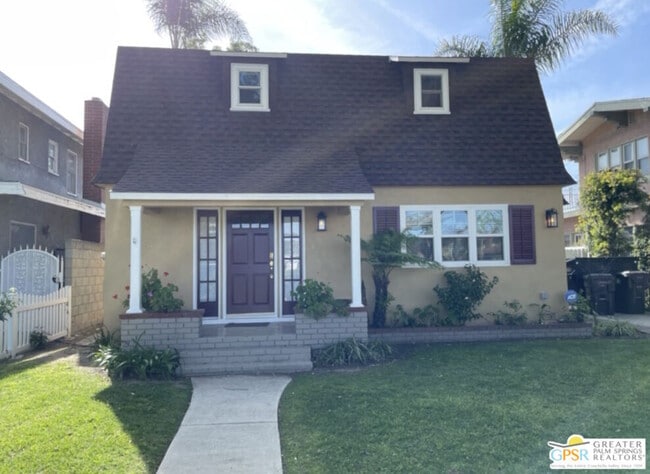 Building Photo - 3163 Pine Ave