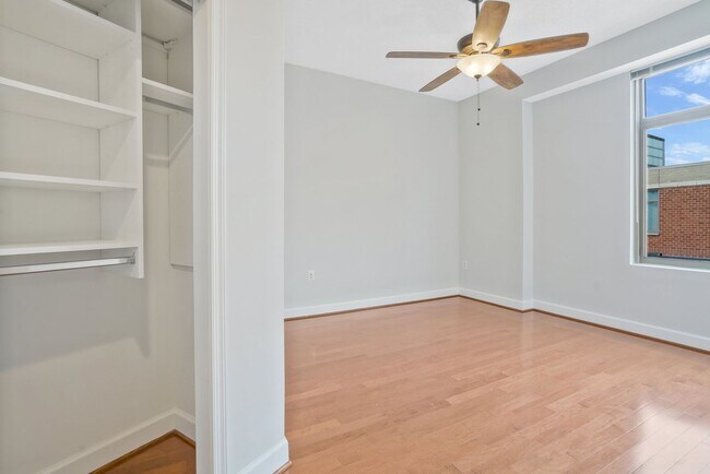 Building Photo - This luxury 2 bedroom condo has phenomenal...